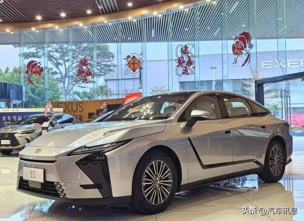 雷克萨斯ES换代升级，30万起售能否撼动市场？