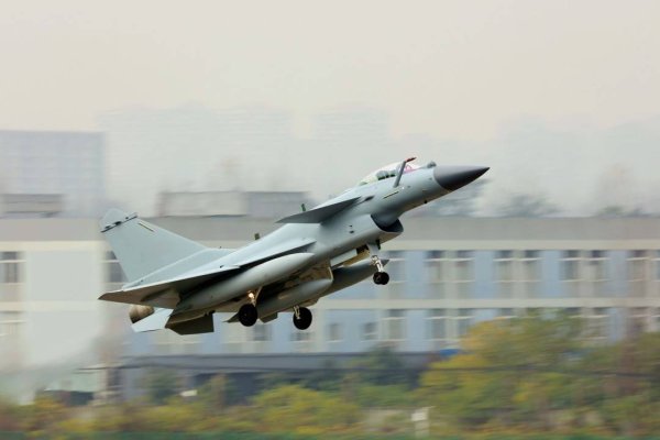 歼-10CE一战成名！总设计师李俊：将带动更多国产航空装备走向国际市场
