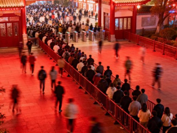 本想躺平过冬的景区，今年春节却意外赚麻了